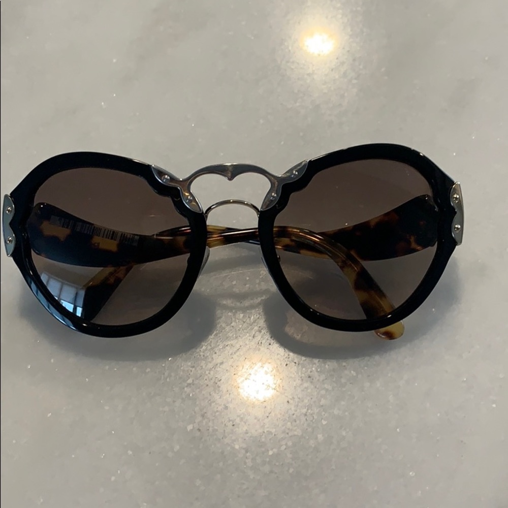 Prada sunglasses 100% authentic AMAZING PRICE!